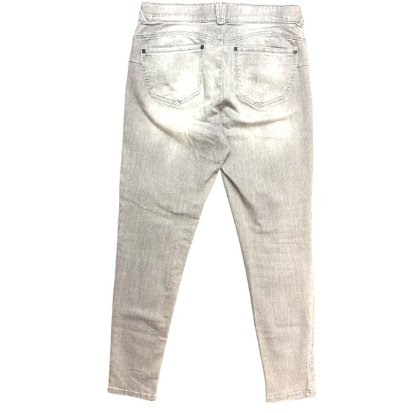 Democracy - Picture 7 of 7